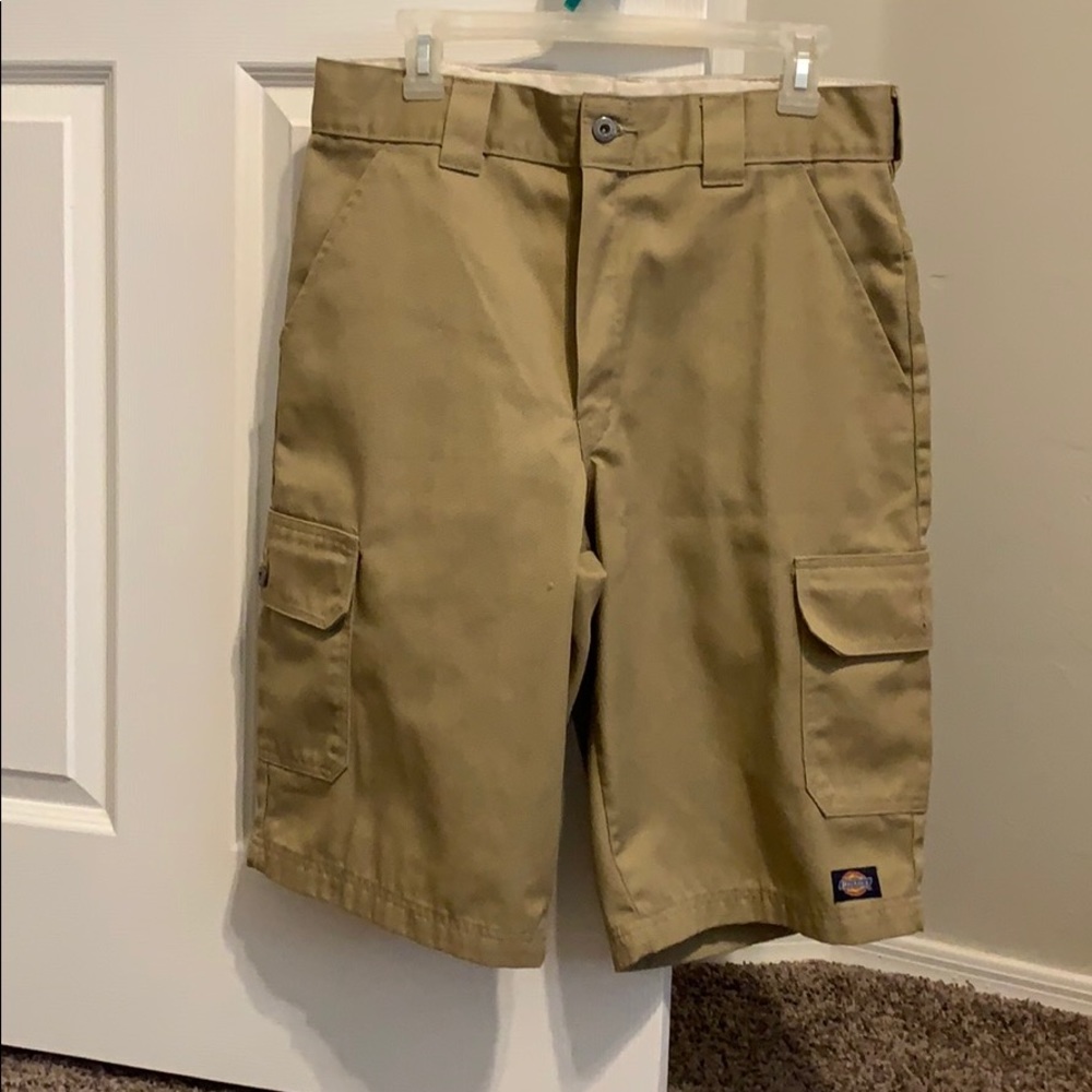 Men’s Dickie shorts size 32